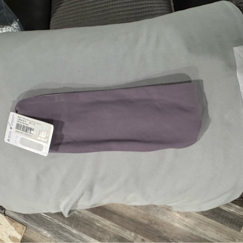 LULULEMON FRINGE FIGHTER REVERSABLE HEADBAND NWT. - Picture 8 of 9